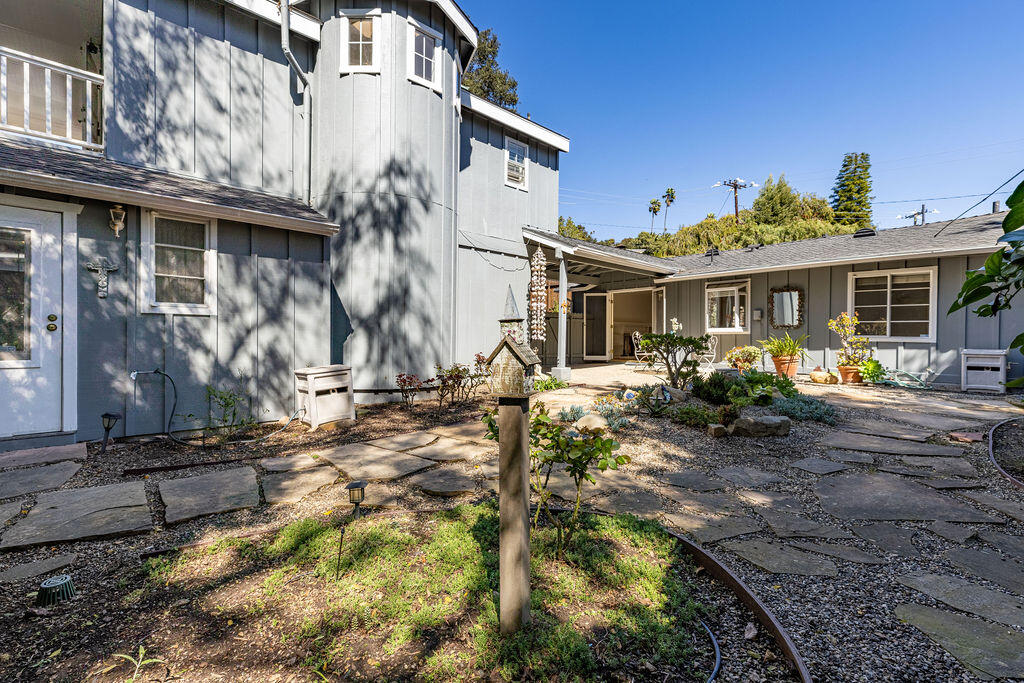 2923 La Combadura Road