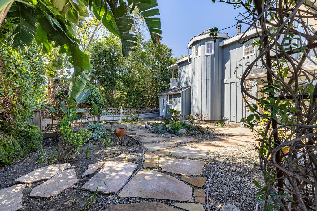 2923 La Combadura Road