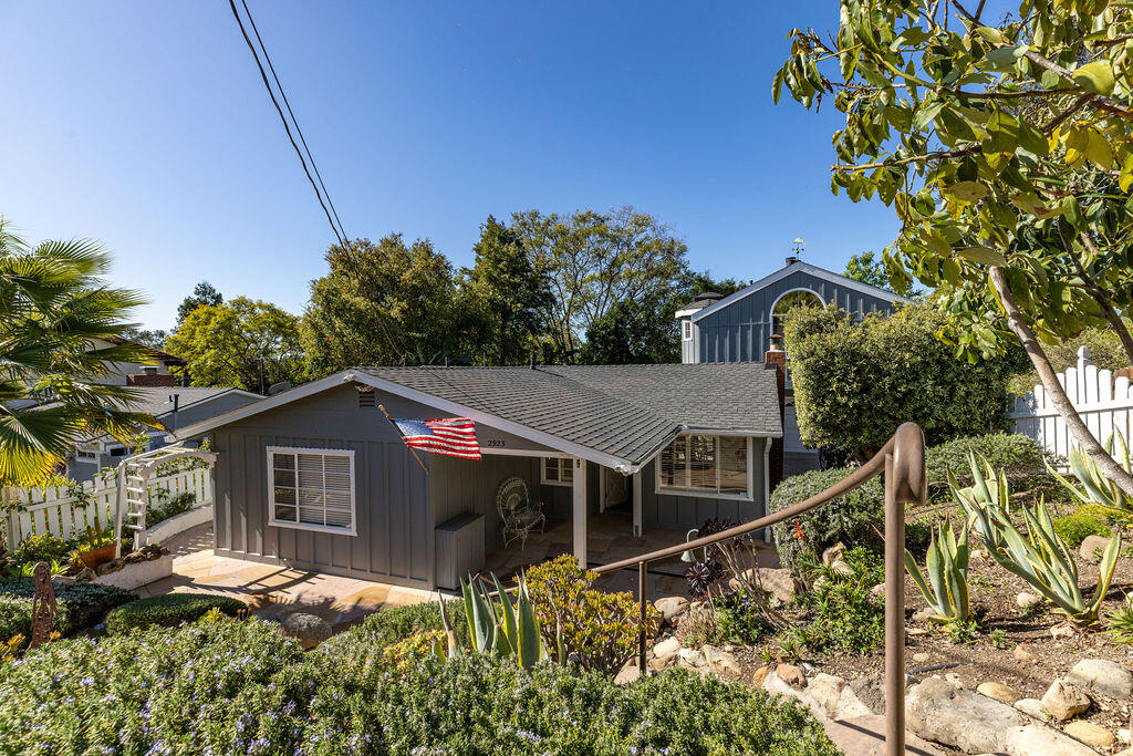 2923 La Combadura Road