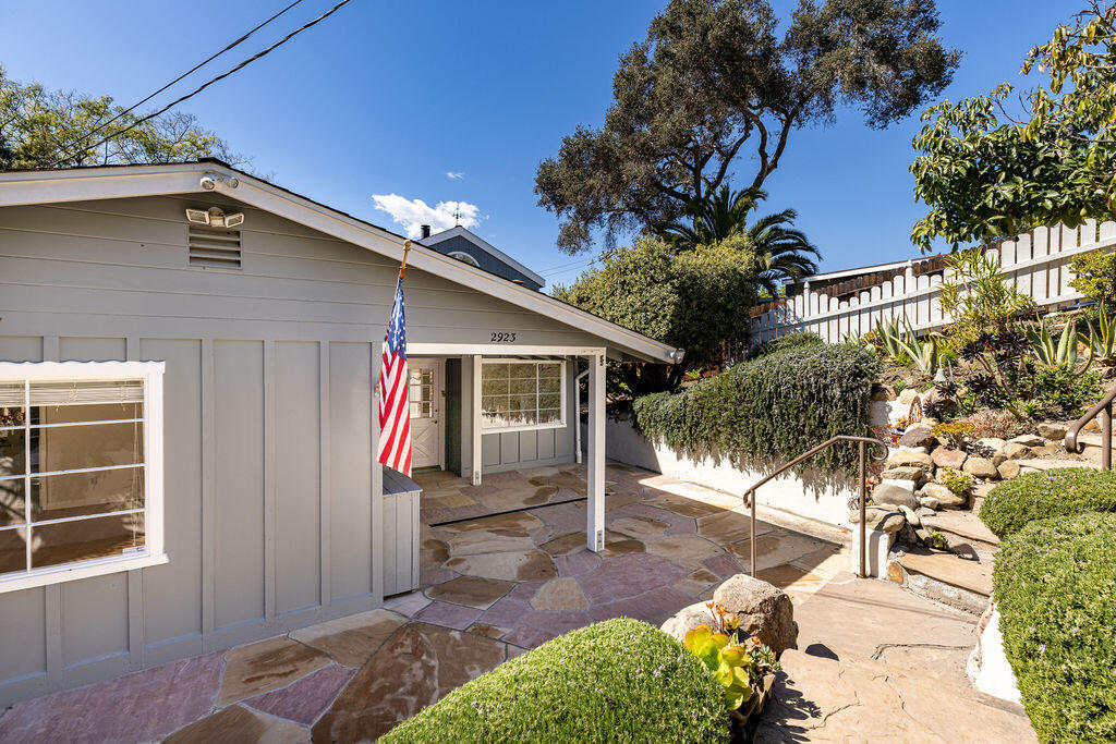2923 La Combadura Road