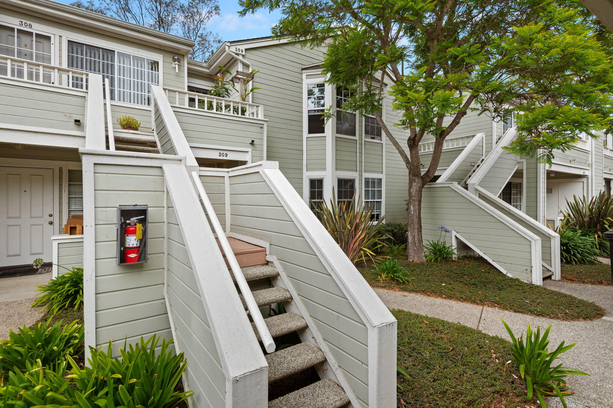 7606 Hollister Avenue 309