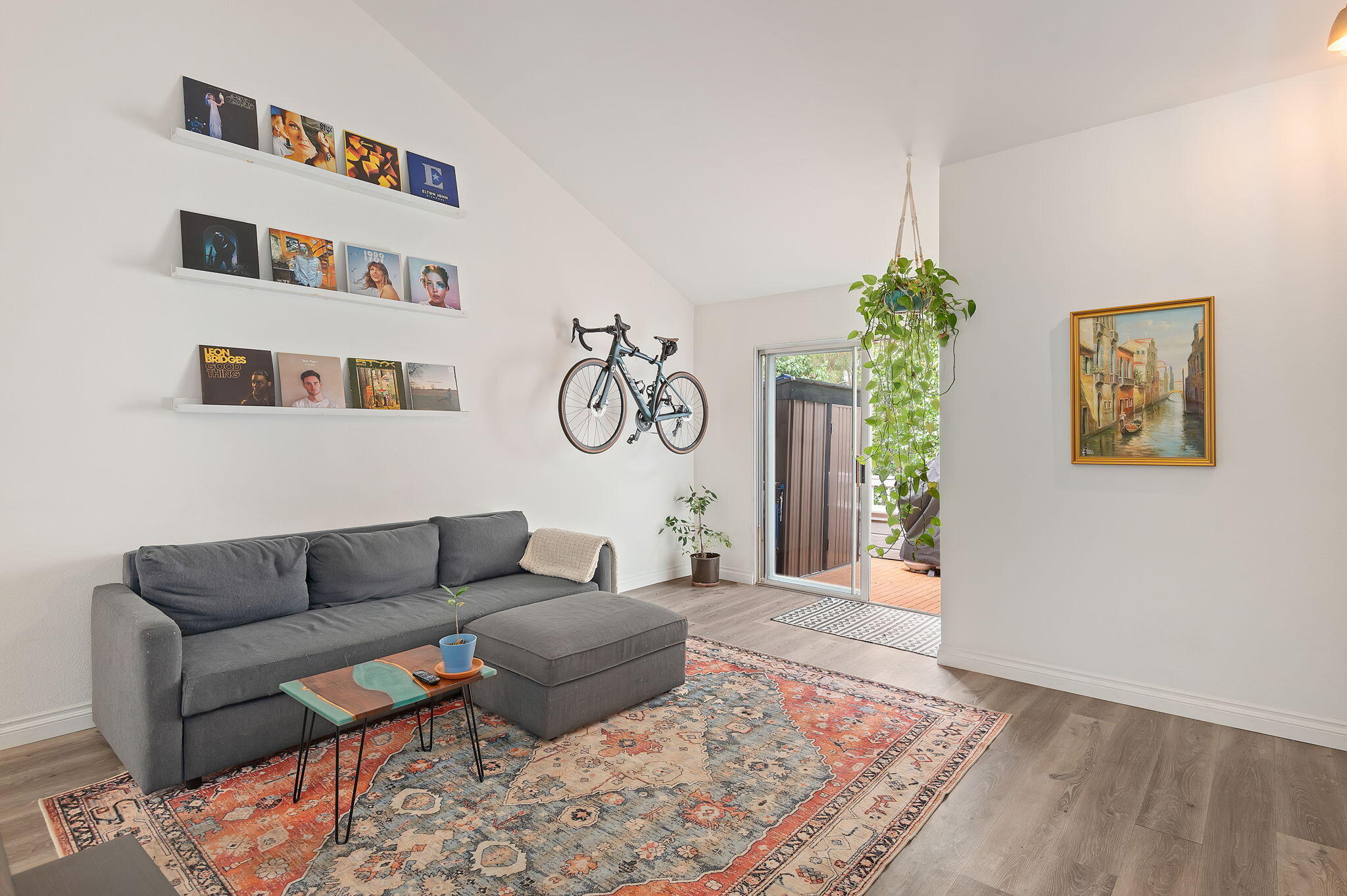 7606 Hollister Avenue 309