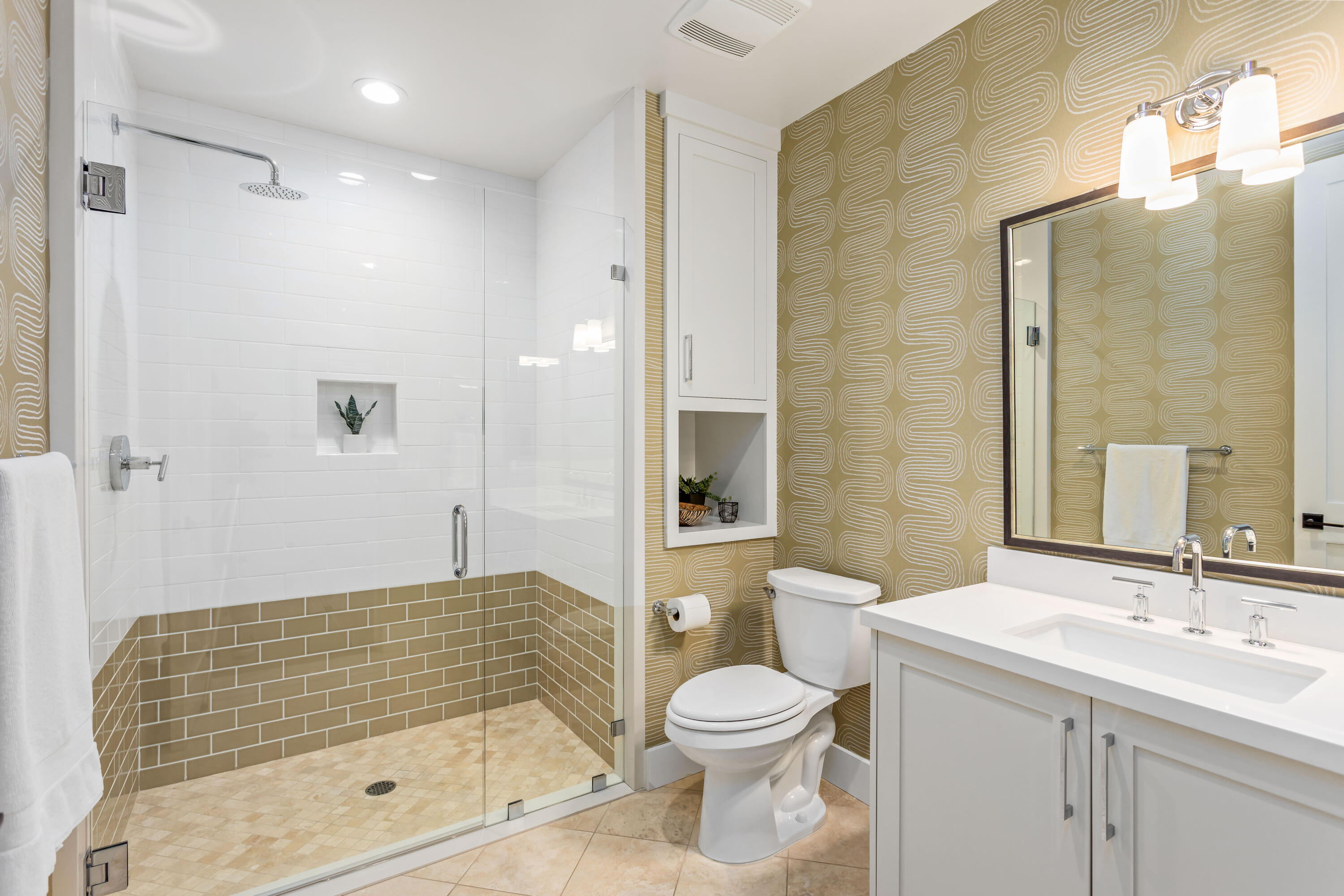 3726 State Street 204