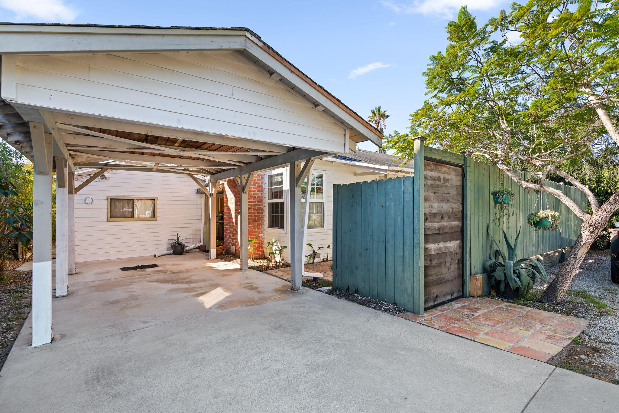 2335 Cliff Drive Santa Barbara CA