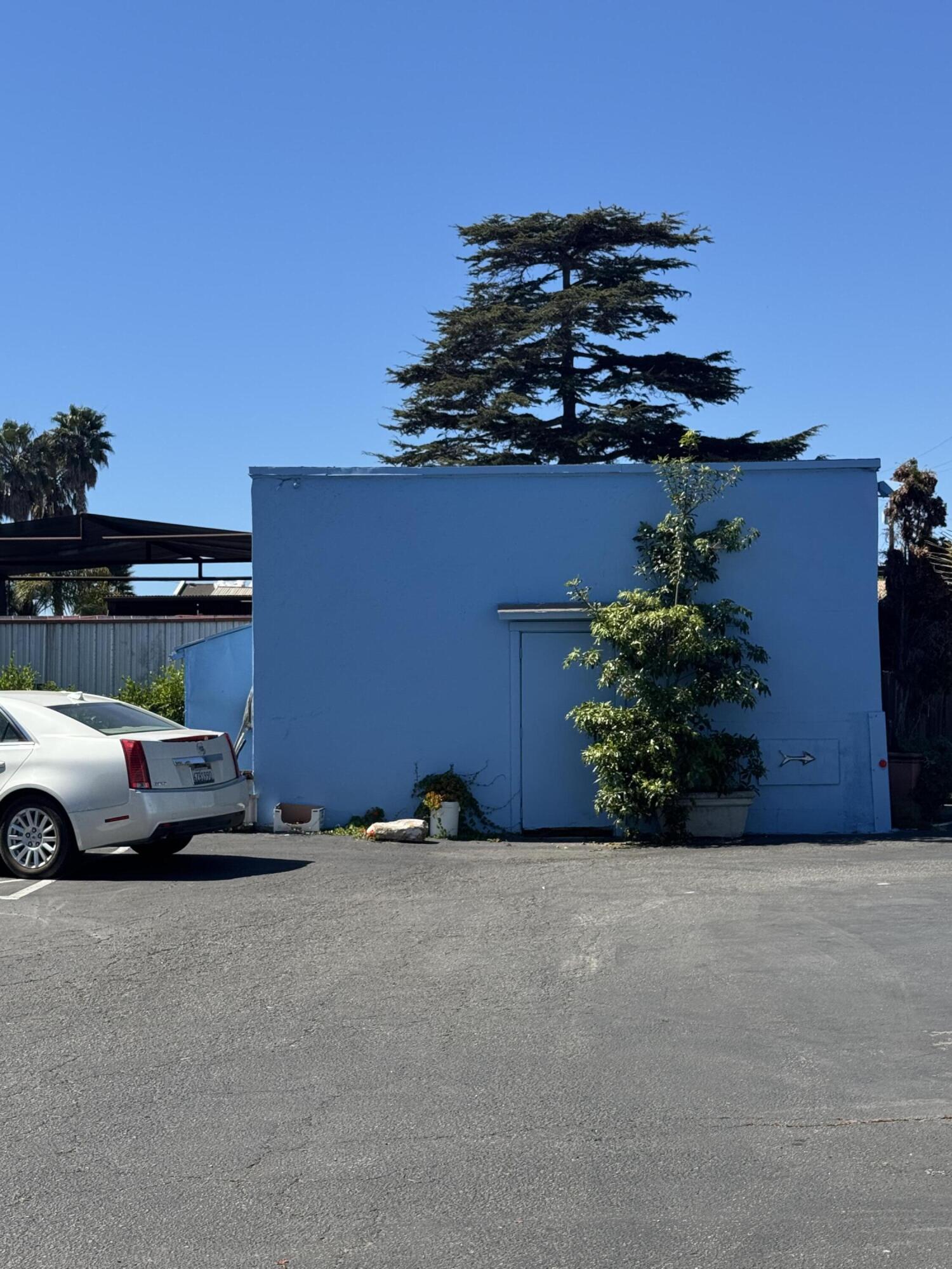 4631 Carpinteria Avenue