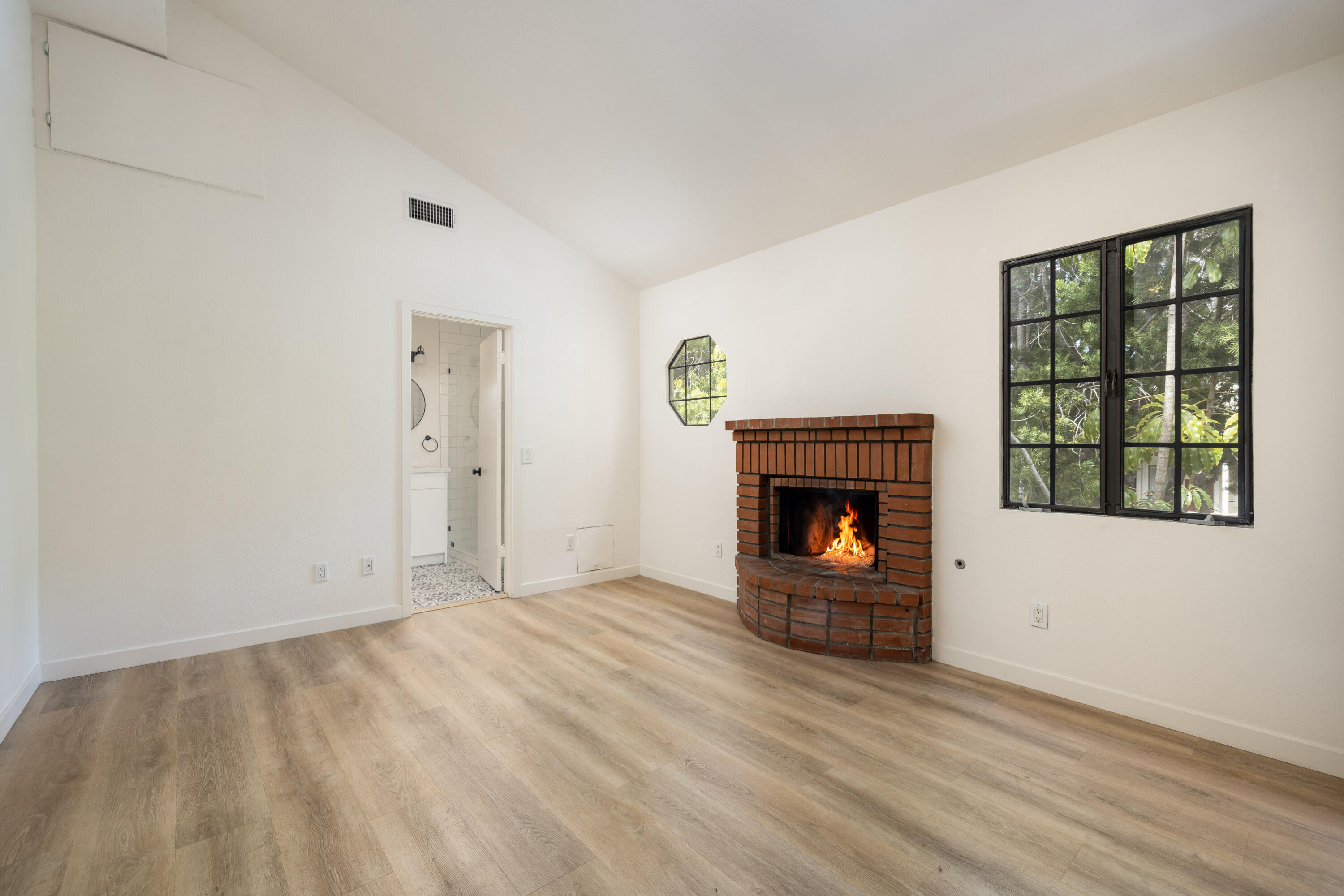 125 Bath Street Apt B2