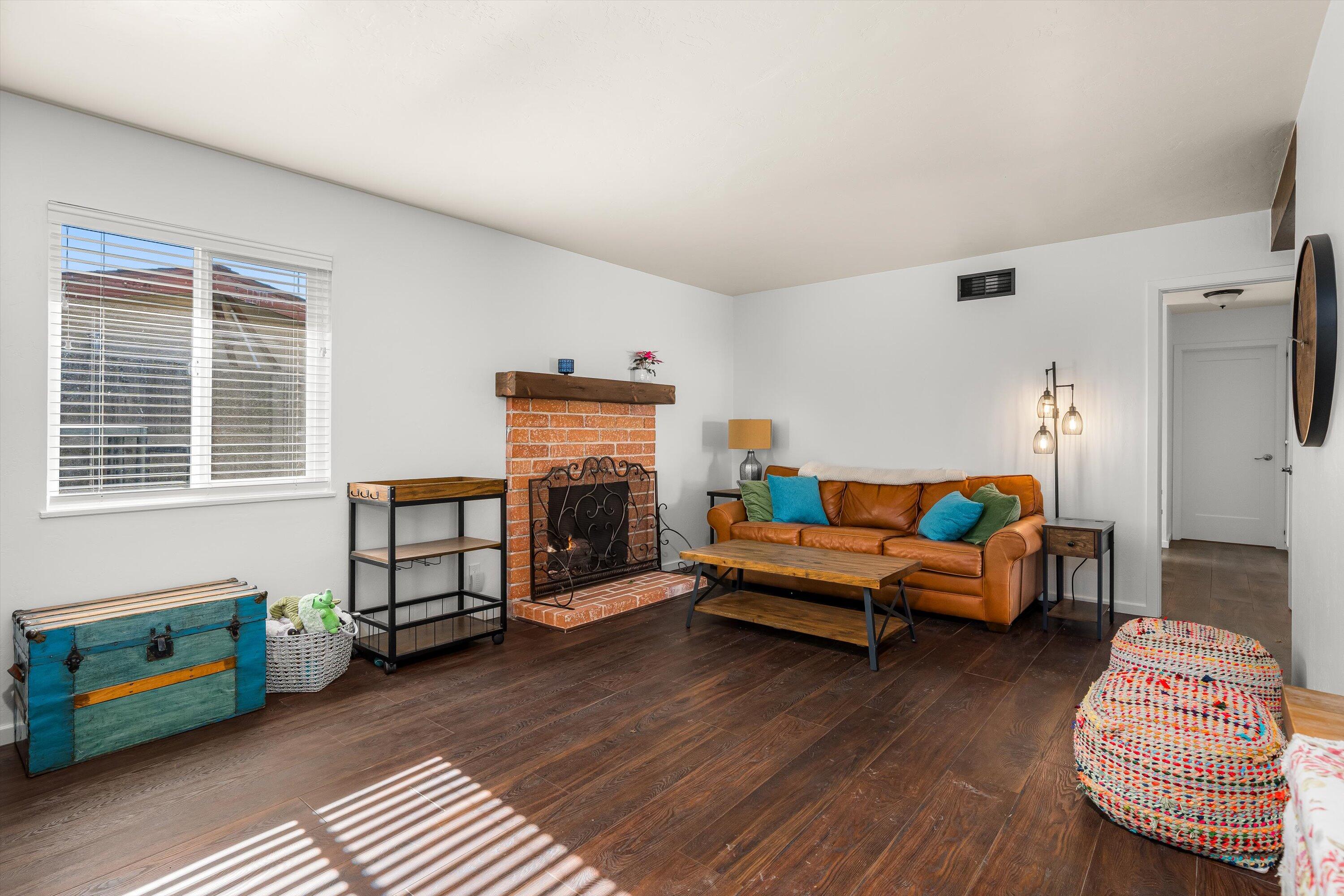 22 Calaveras Avenue
