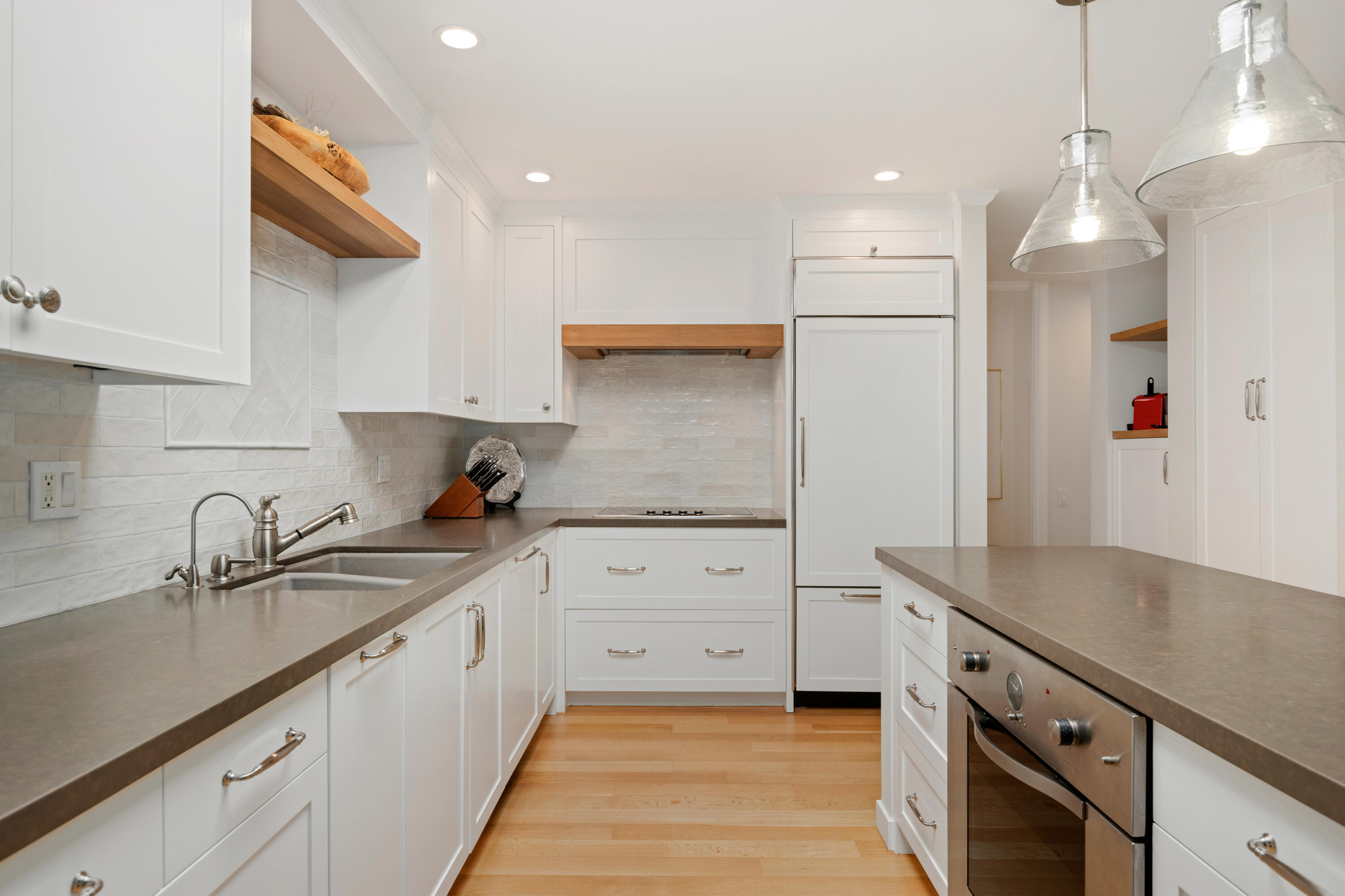 1220 Coast Village Road 303