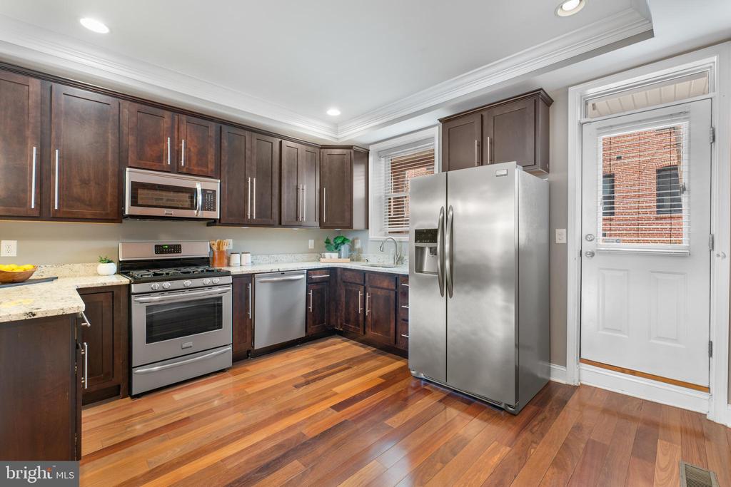 3426 FAIT AVENUE