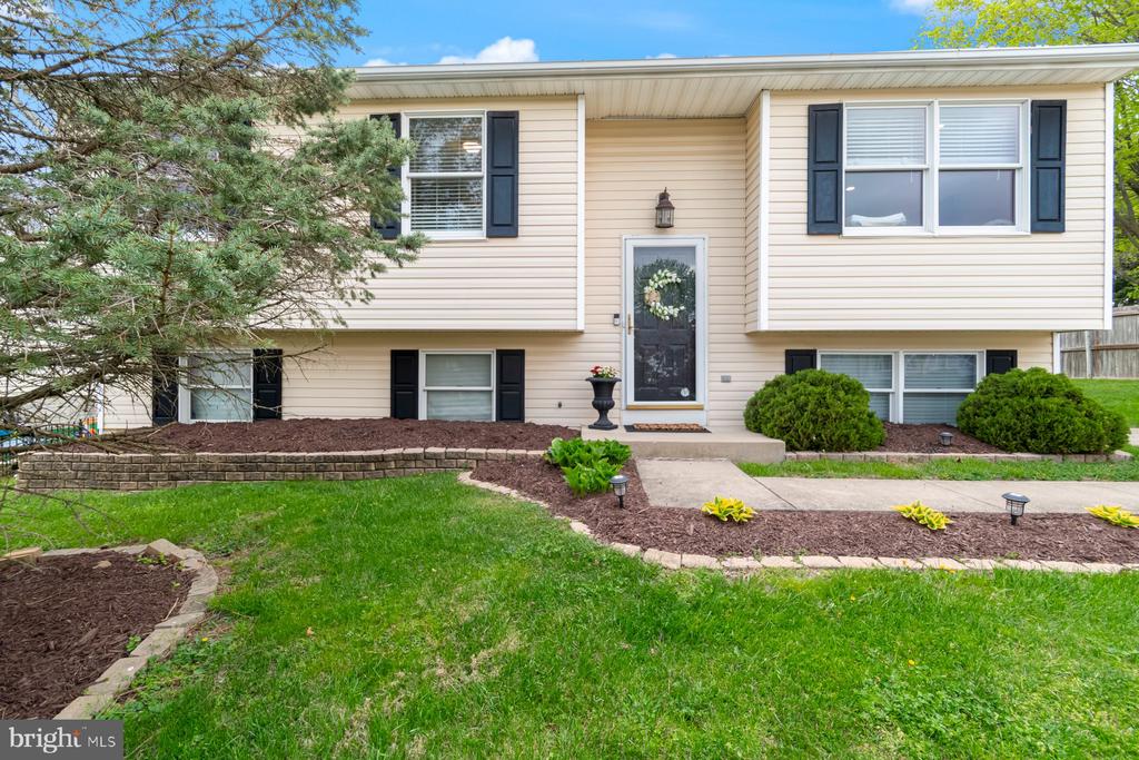 408 STACY LEE COURT