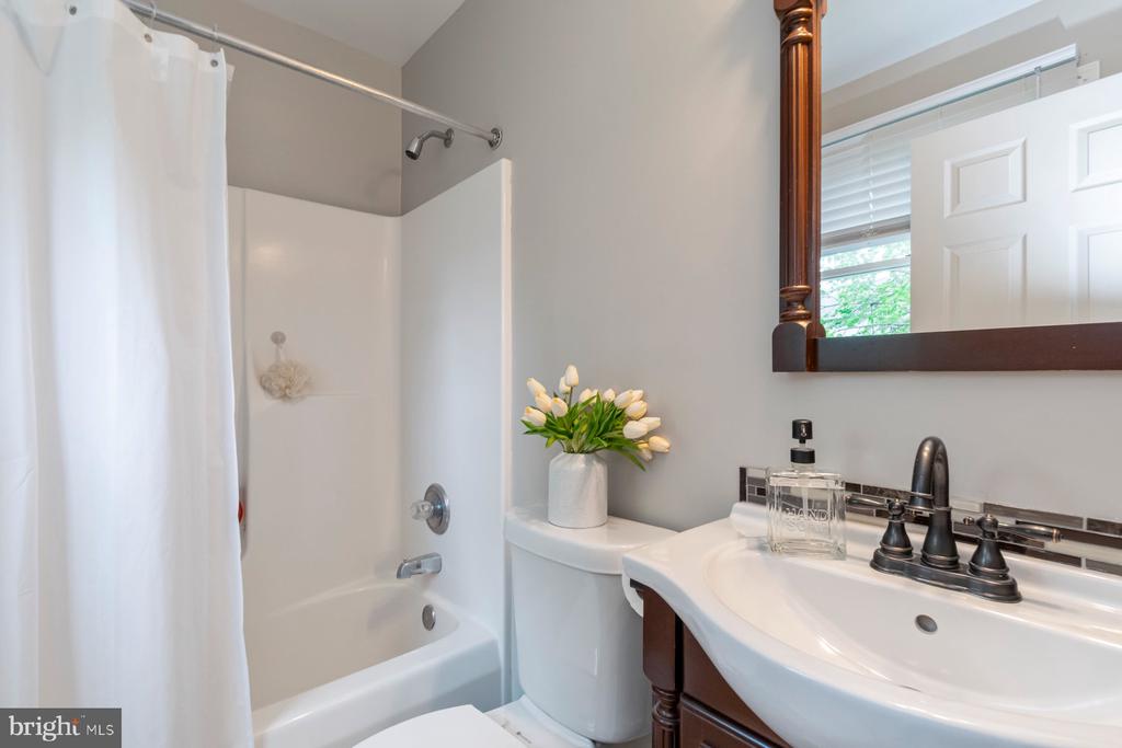 408 STACY LEE COURT