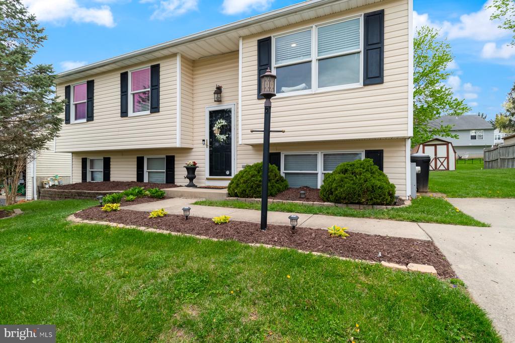 408 STACY LEE COURT