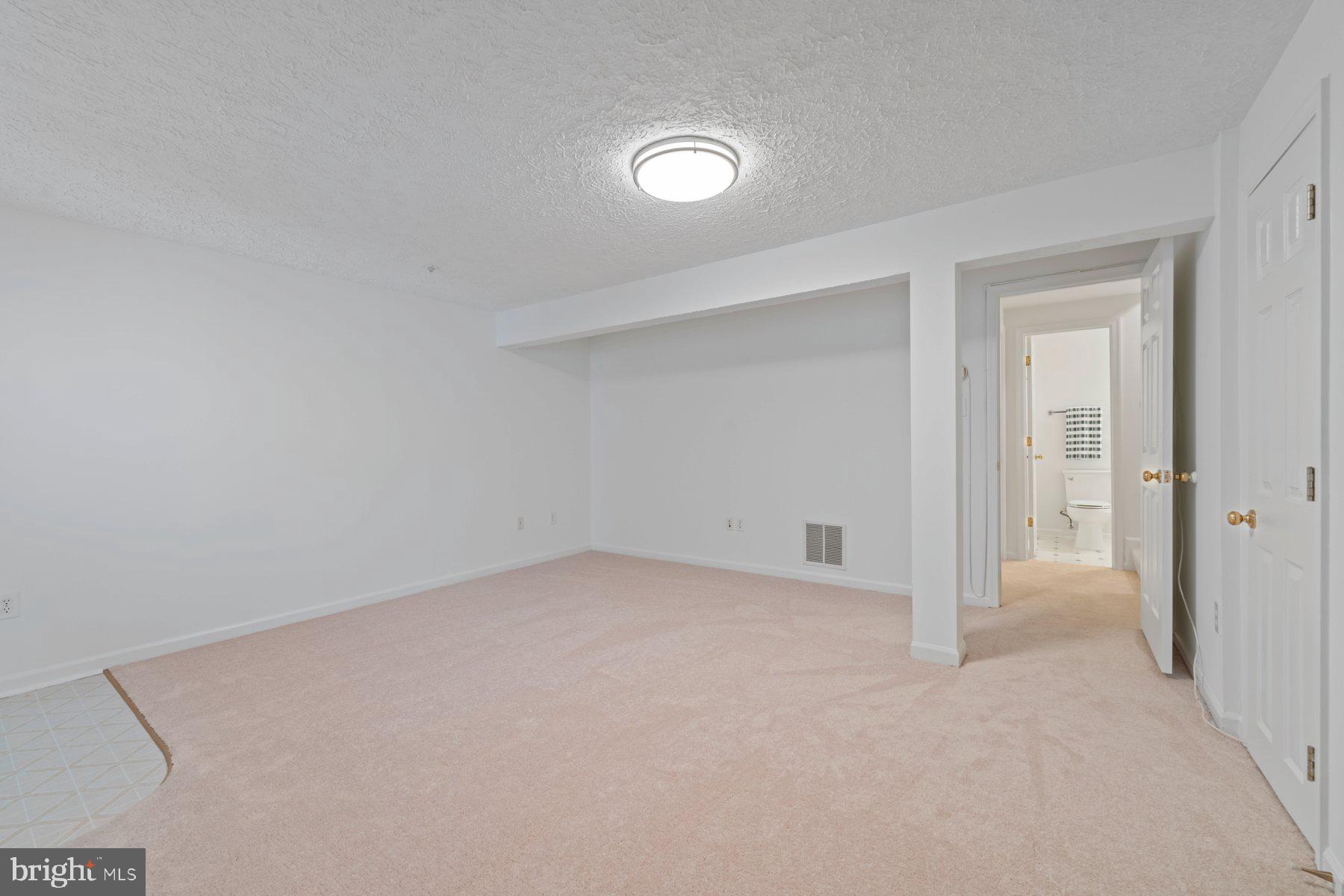 8124 WOODWARD STREET