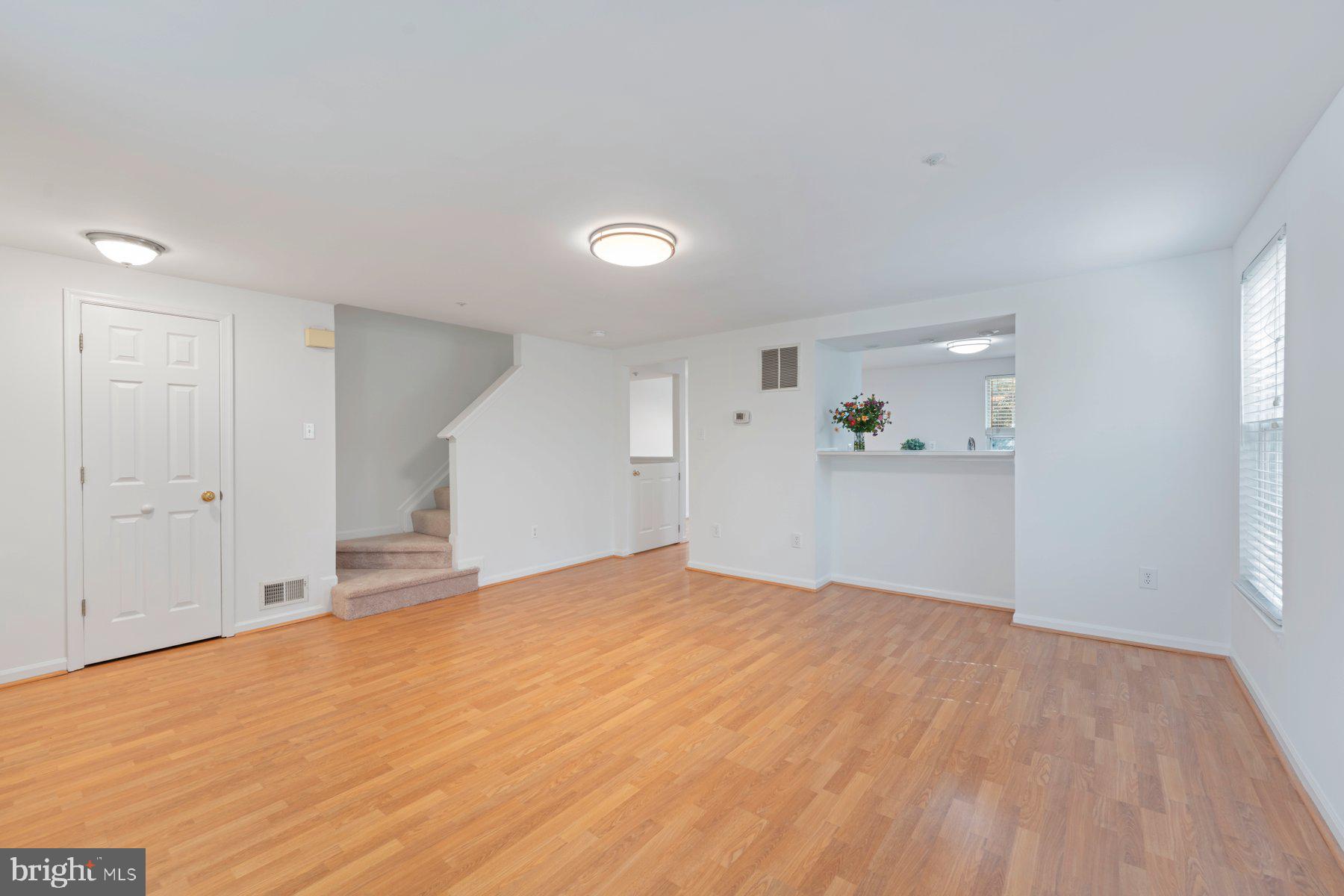 8124 WOODWARD STREET