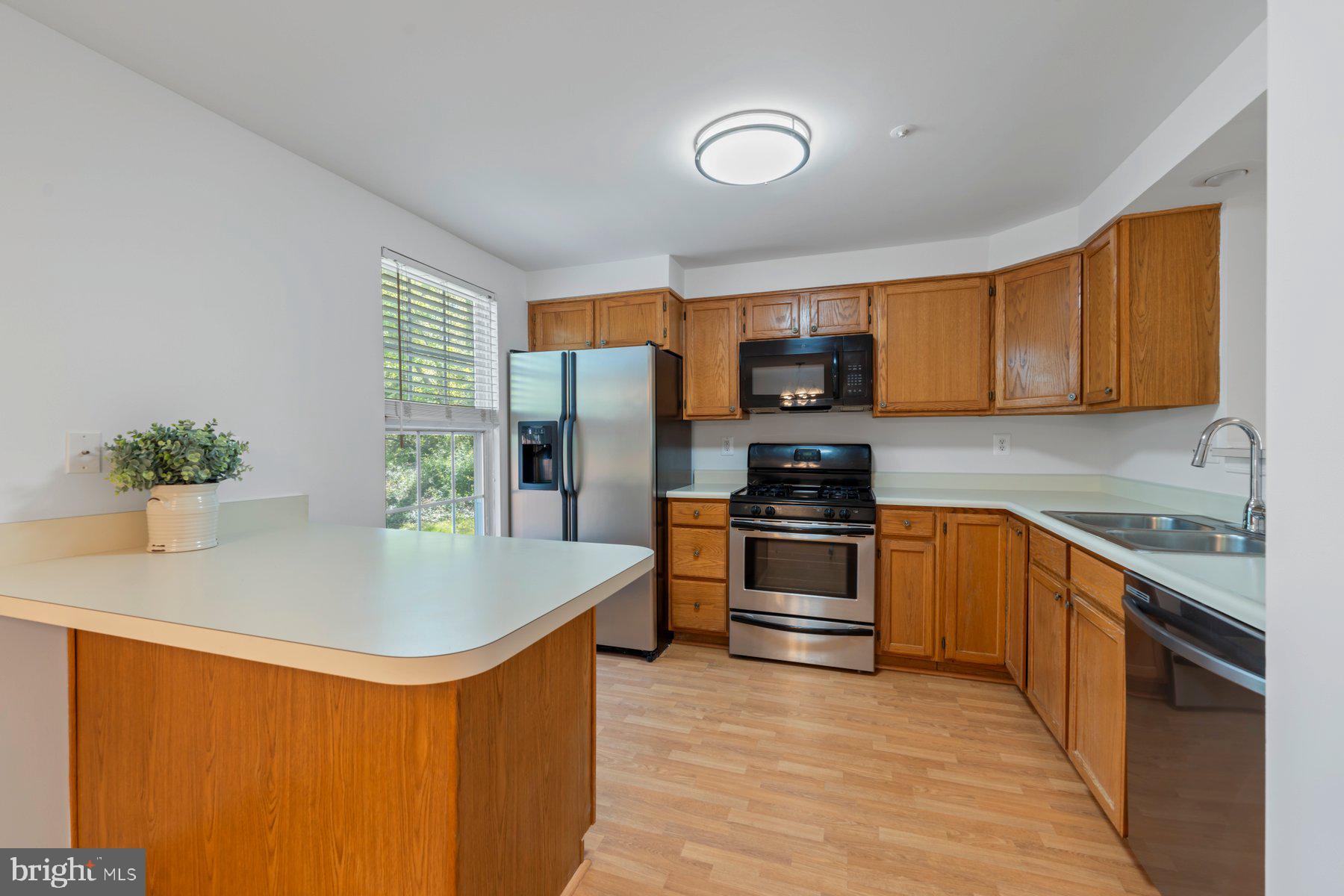 8124 WOODWARD STREET