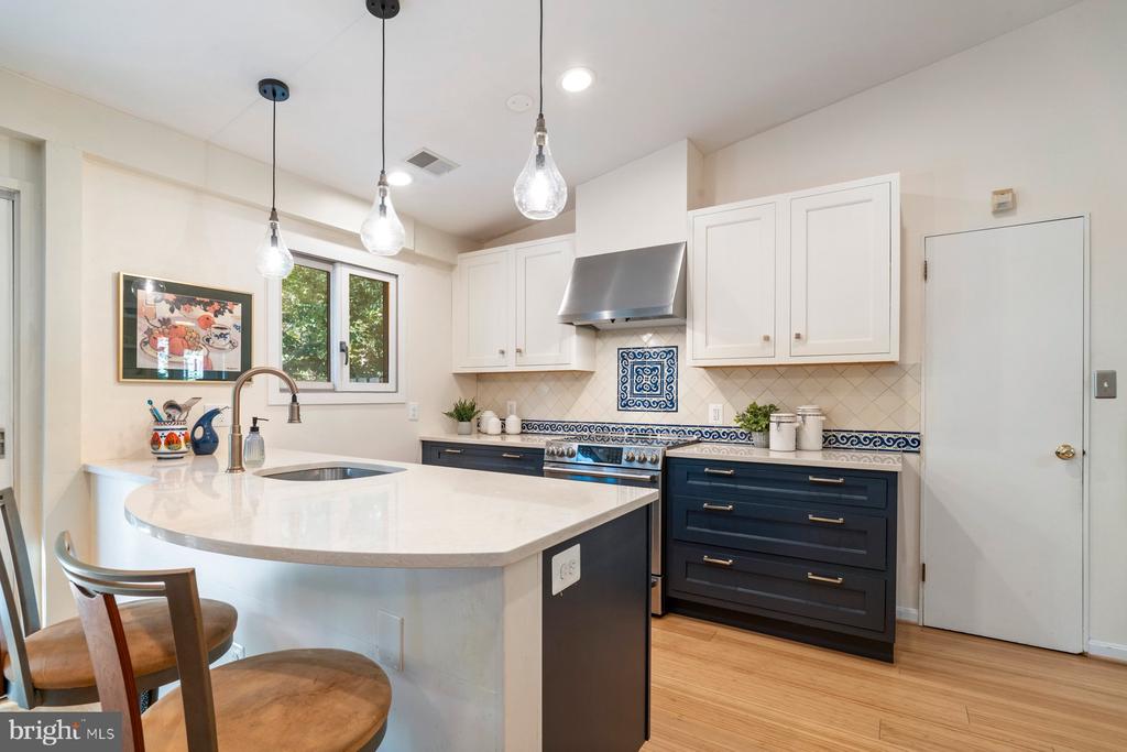 6340 SUNNY SPRING