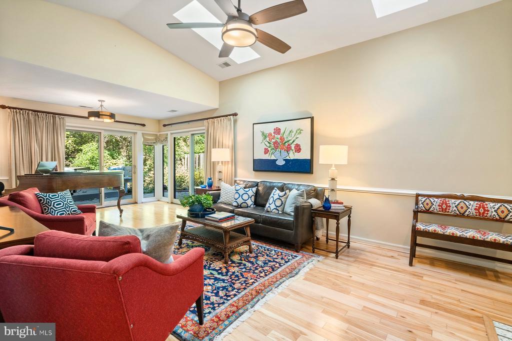 6340 SUNNY SPRING