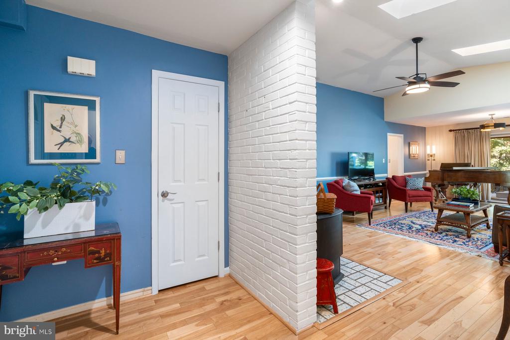 6340 SUNNY SPRING