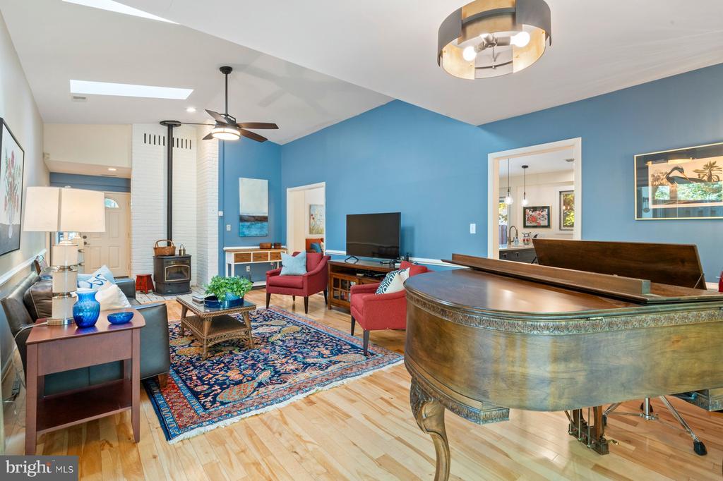 6340 SUNNY SPRING