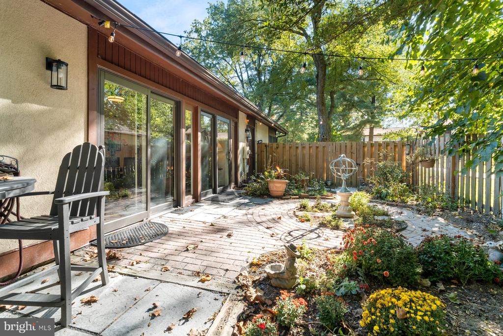 6340 SUNNY SPRING
