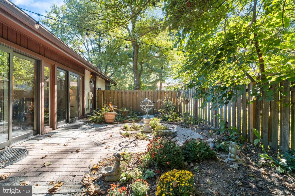 6340 SUNNY SPRING