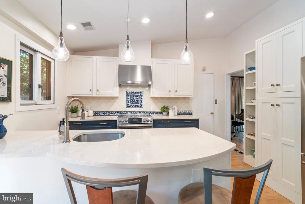 6340 SUNNY SPRING