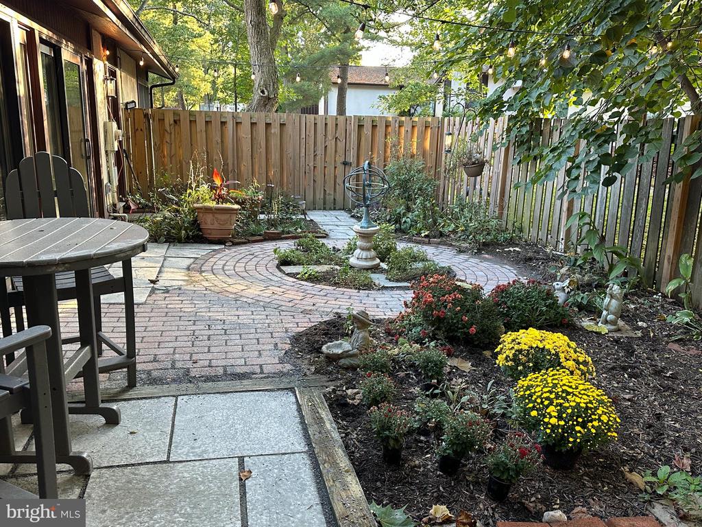 6340 SUNNY SPRING