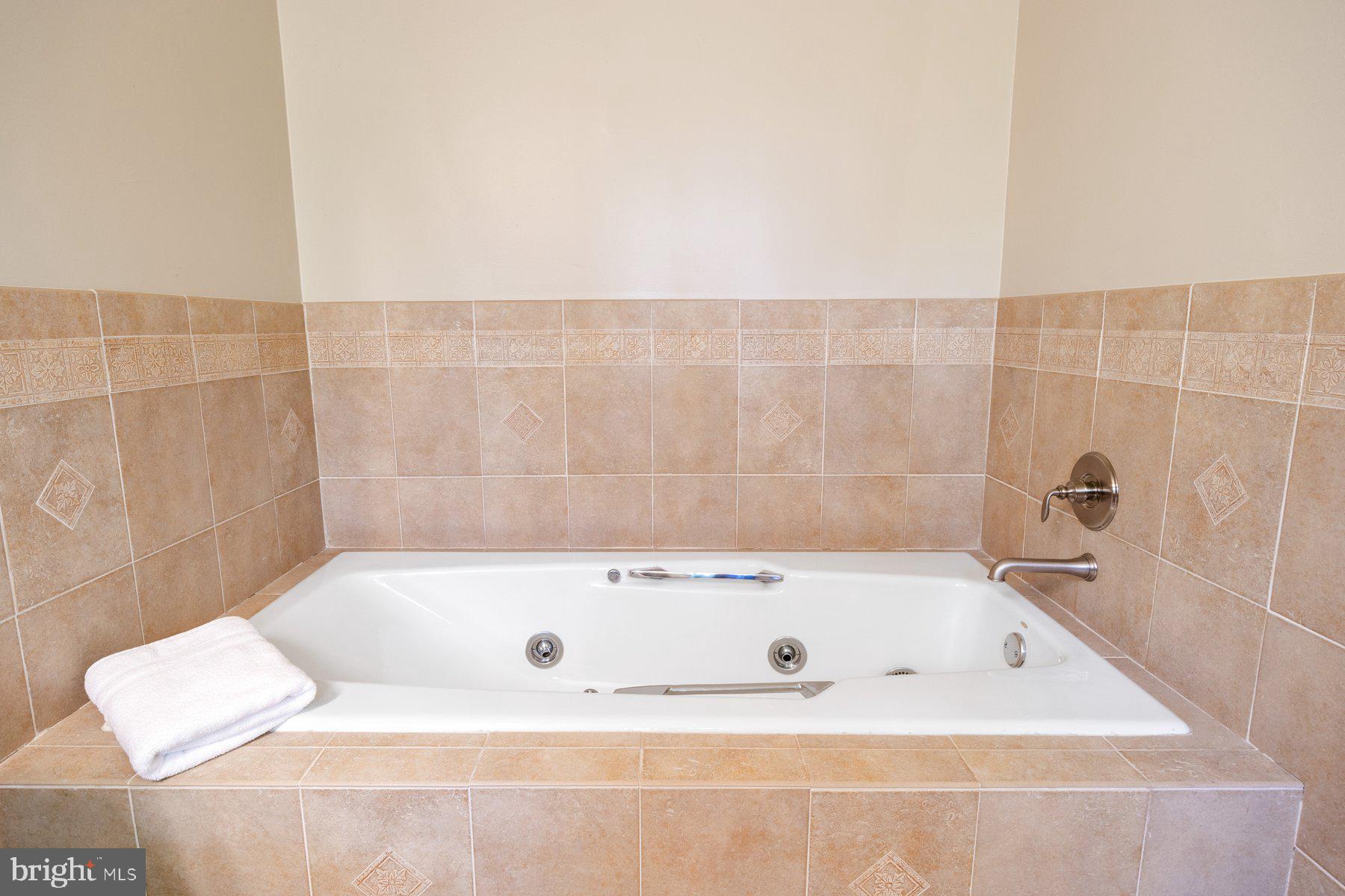 7185 RIVERS EDGE ROAD