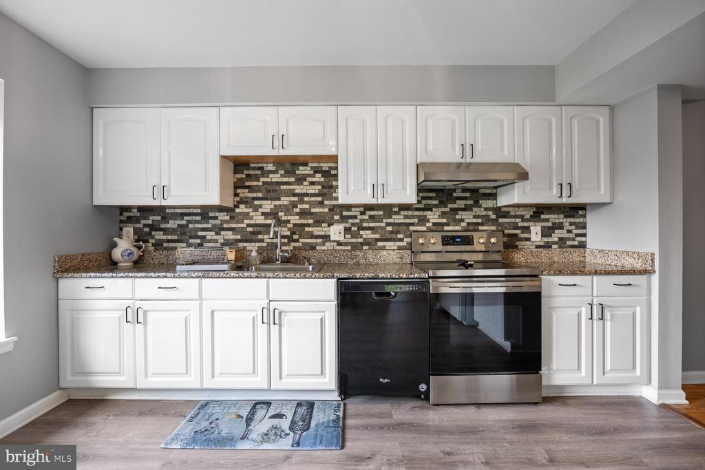 5358 ELIOTS OAK ROAD