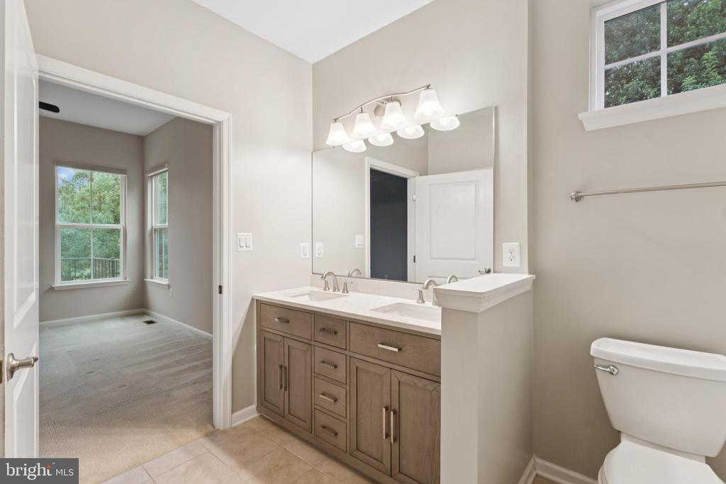 6468 PARK FOREST CIRCLE