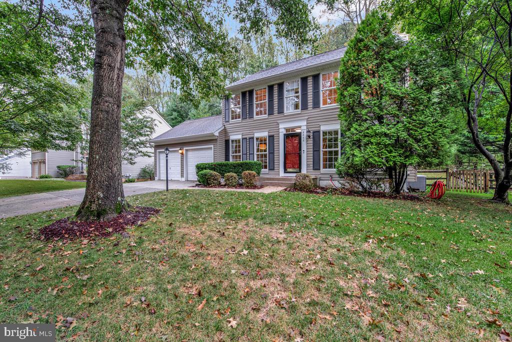 5455 WOODED WAY