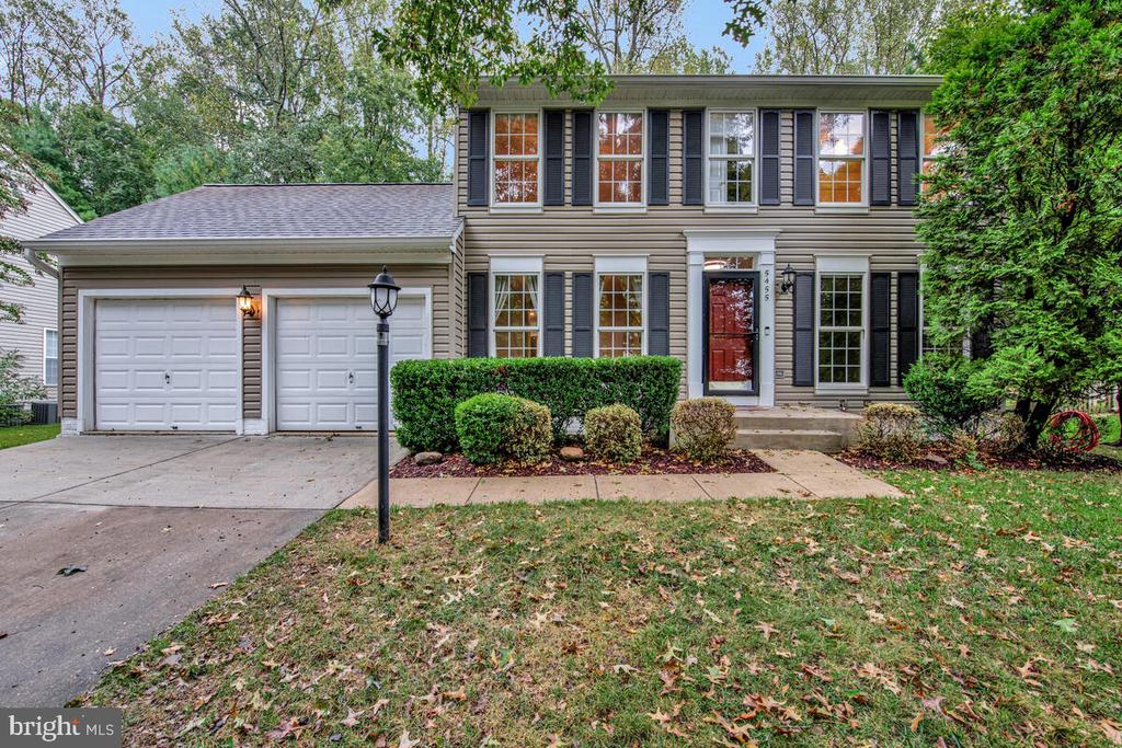 5455 WOODED WAY