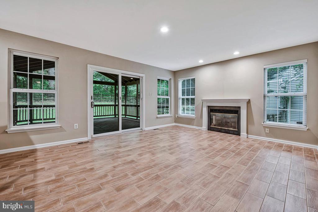 5455 WOODED WAY