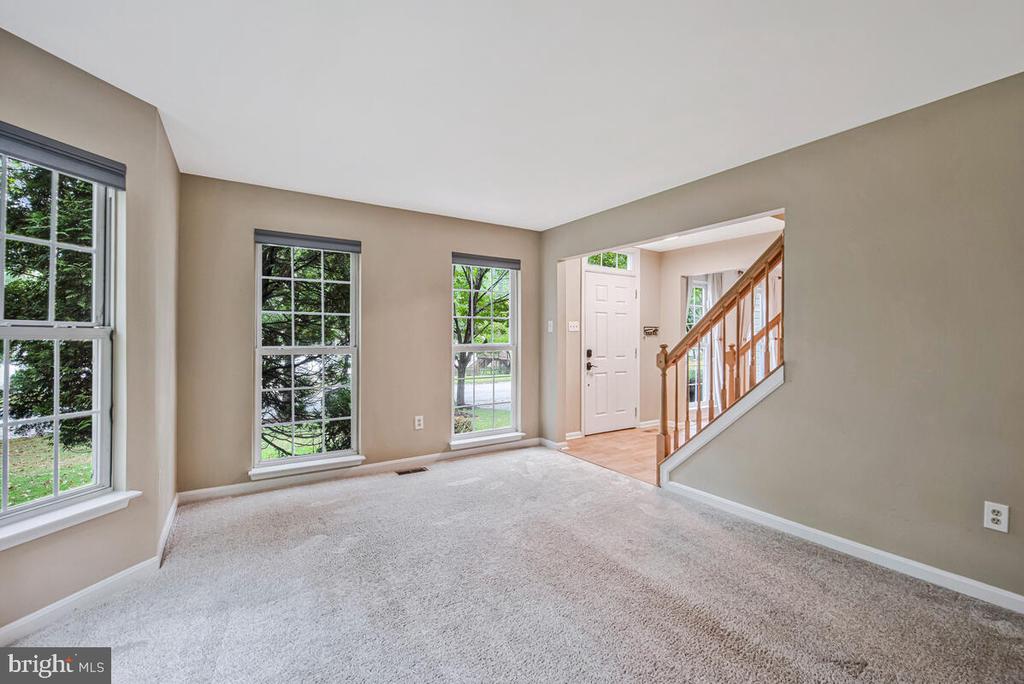 5455 WOODED WAY