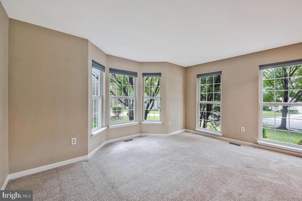 5455 WOODED WAY