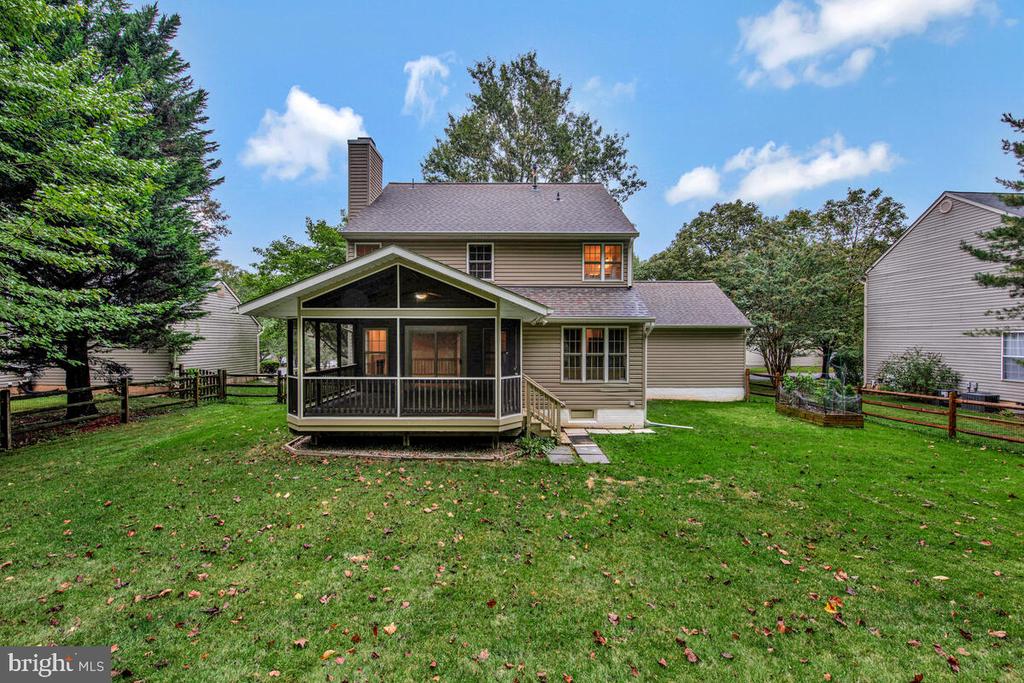 5455 WOODED WAY