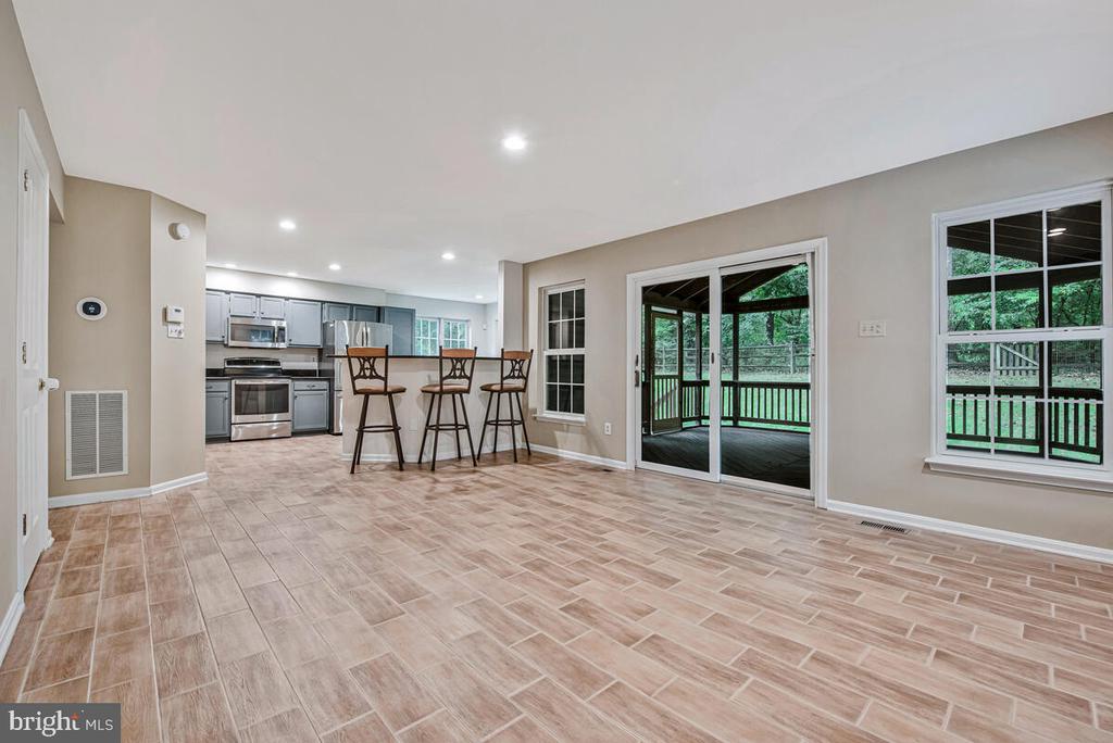 5455 WOODED WAY