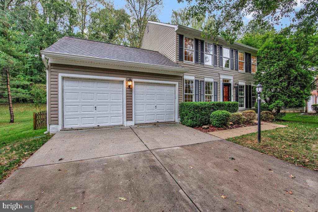 5455 WOODED WAY