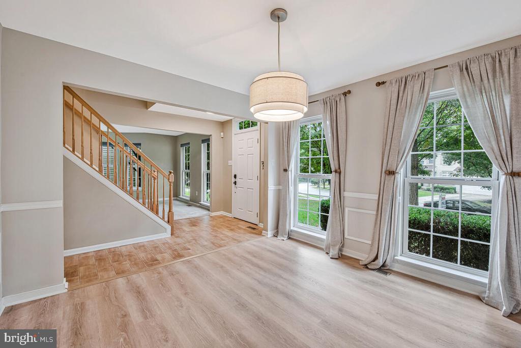 5455 WOODED WAY