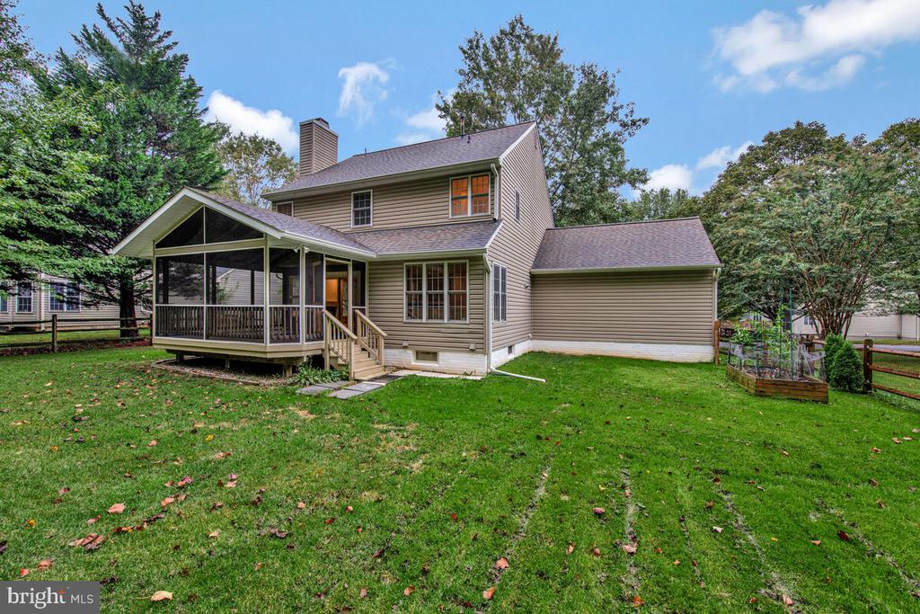 5455 WOODED WAY