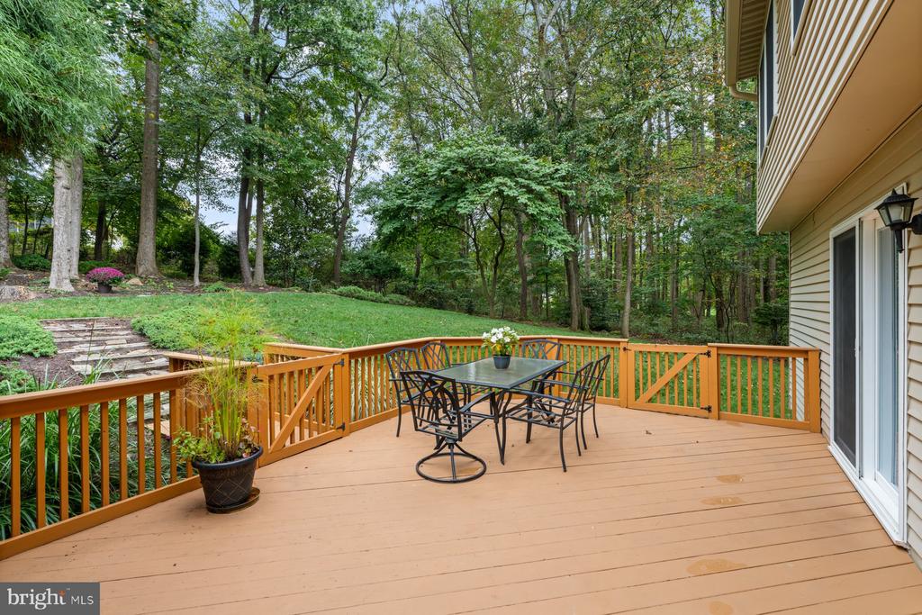 6117 FENCE POST COURT