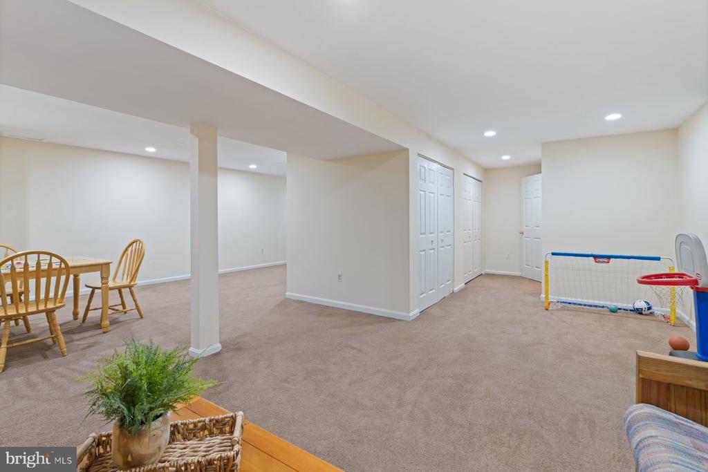 6117 FENCE POST COURT