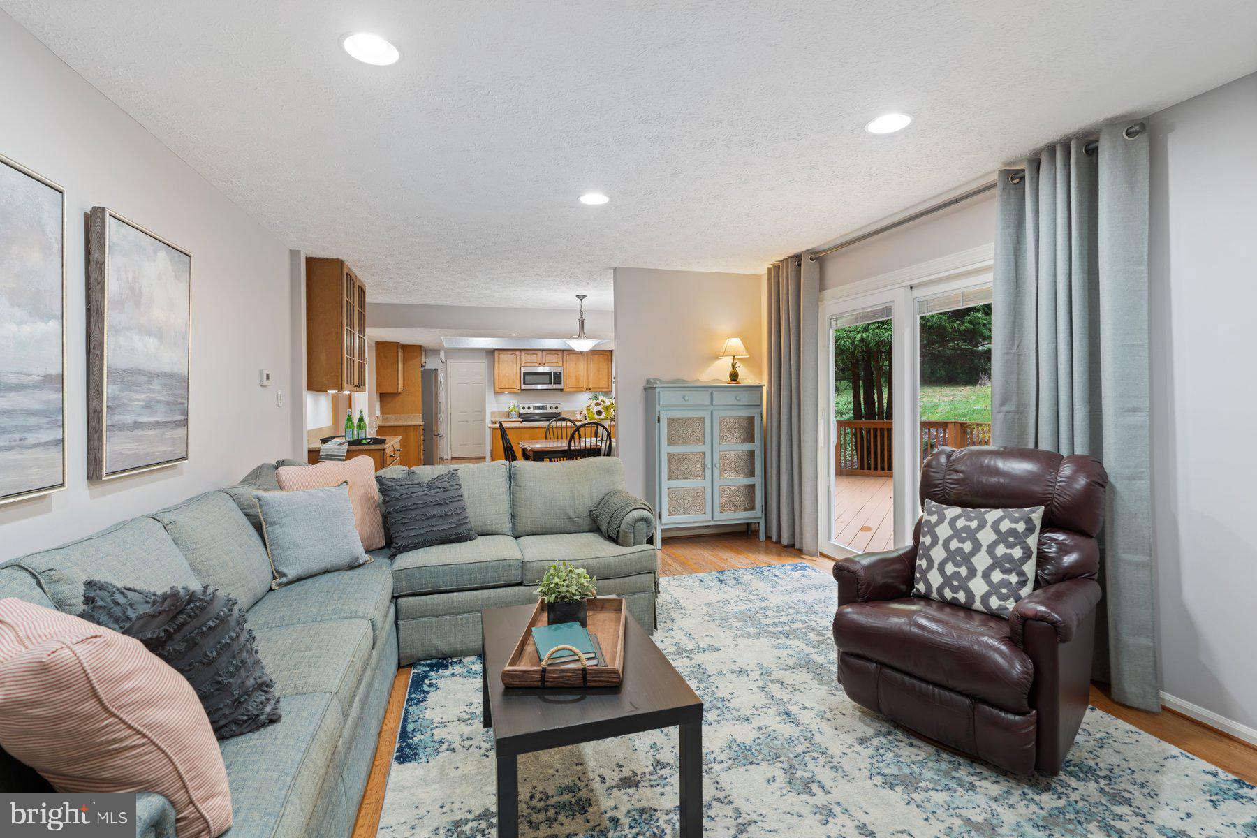 6117 FENCE POST COURT