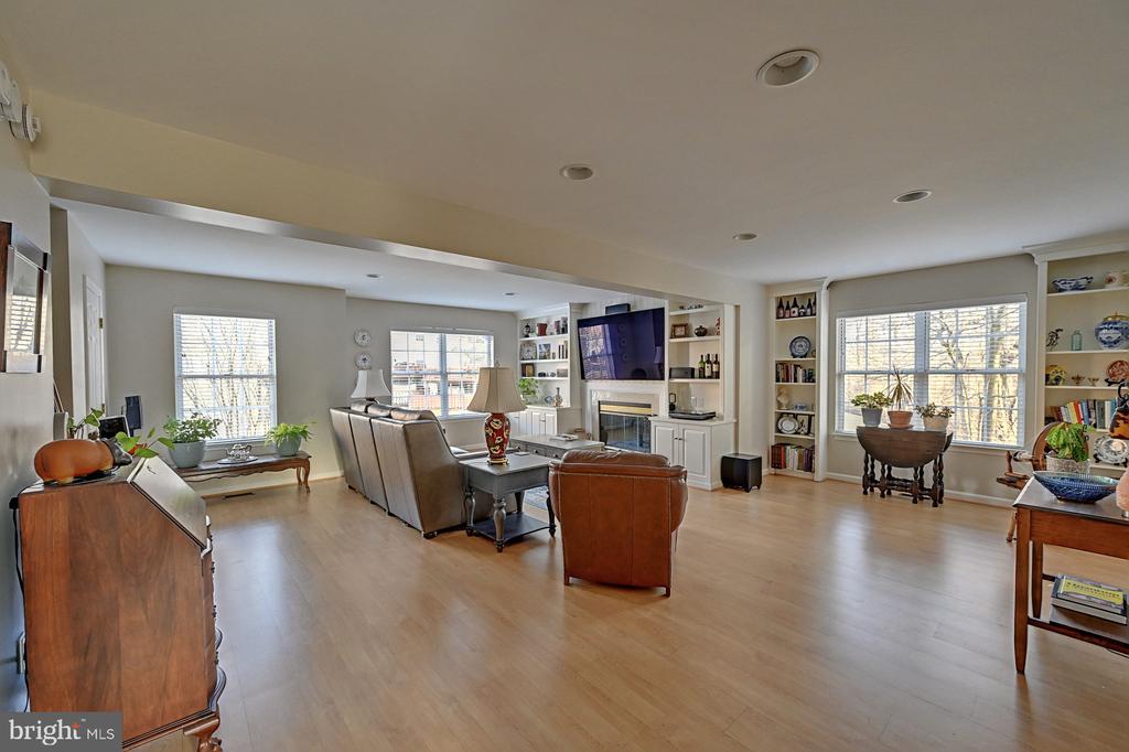 5253 LIGHTFOOT PATH