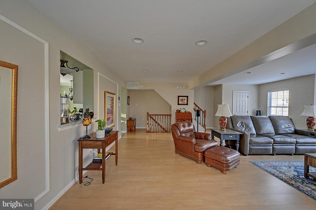 5253 LIGHTFOOT PATH