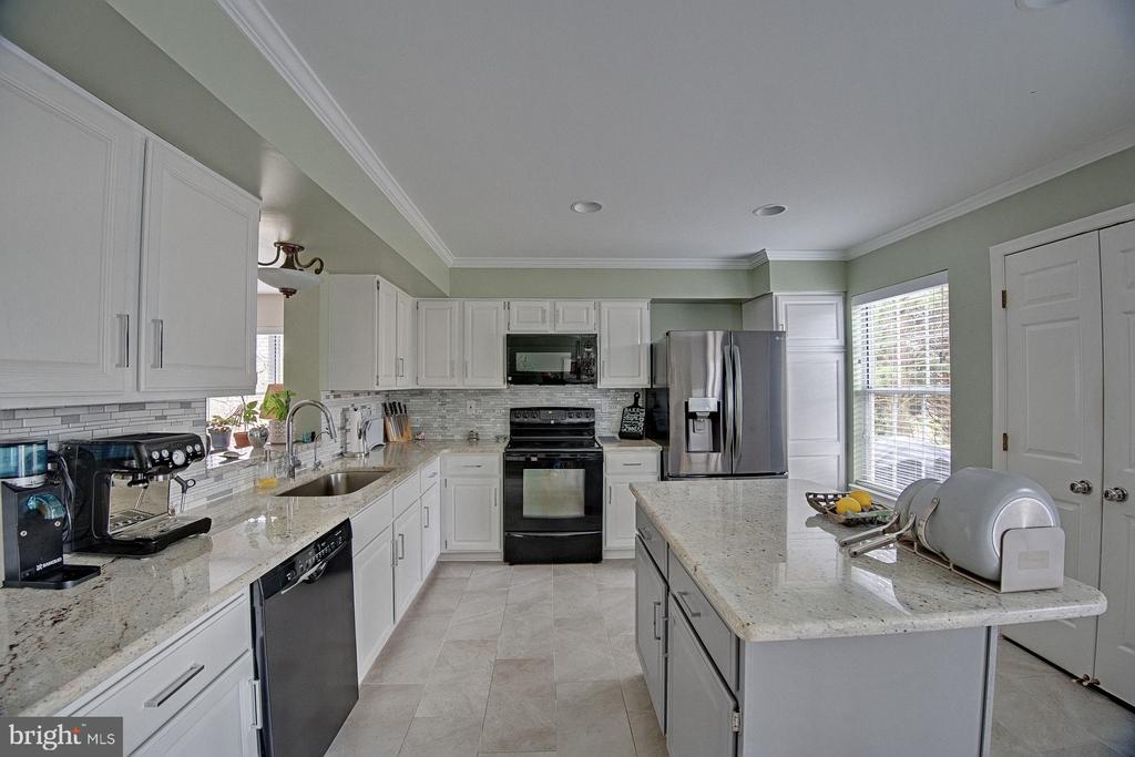 5253 LIGHTFOOT PATH