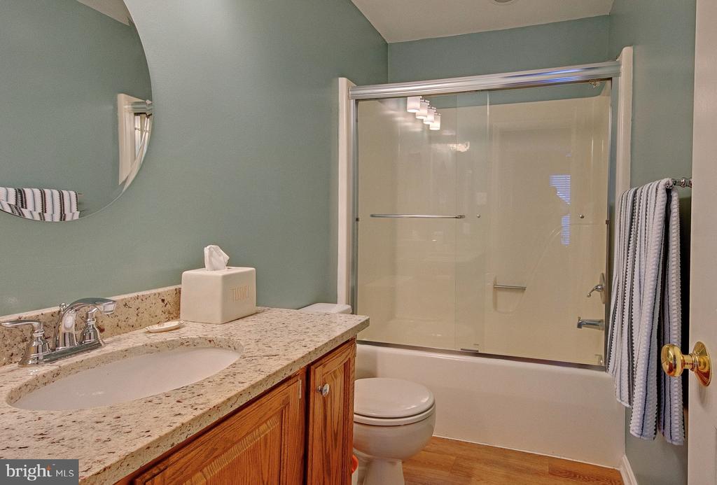 5253 LIGHTFOOT PATH