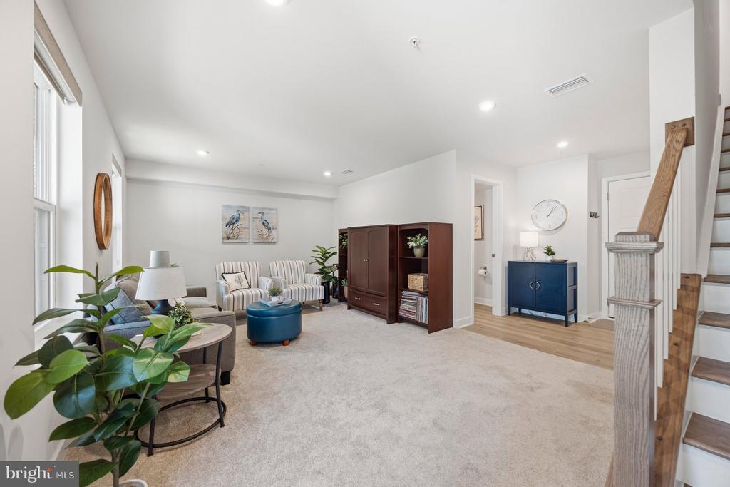 8513 HUDSON COURT