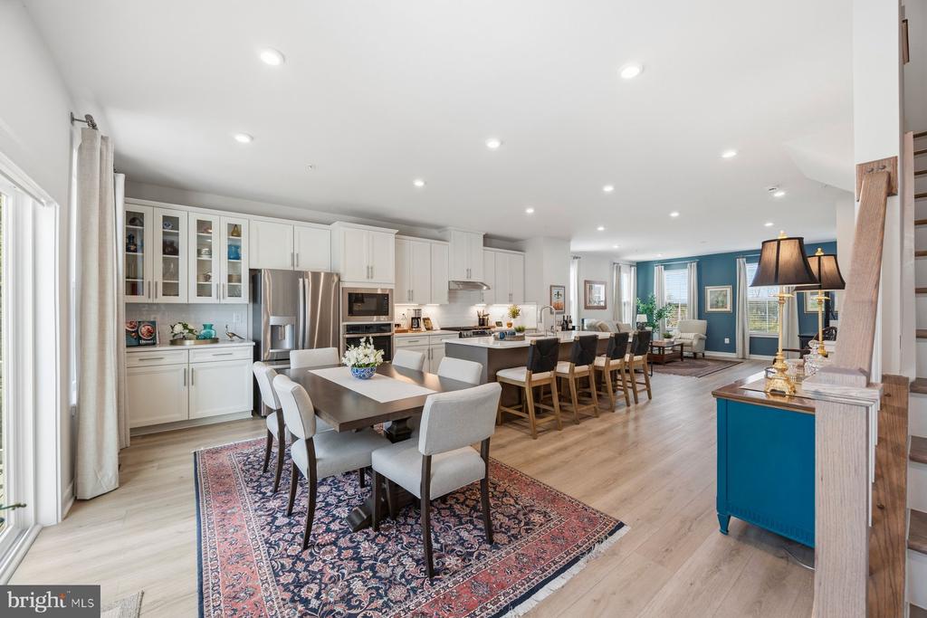 8513 HUDSON COURT