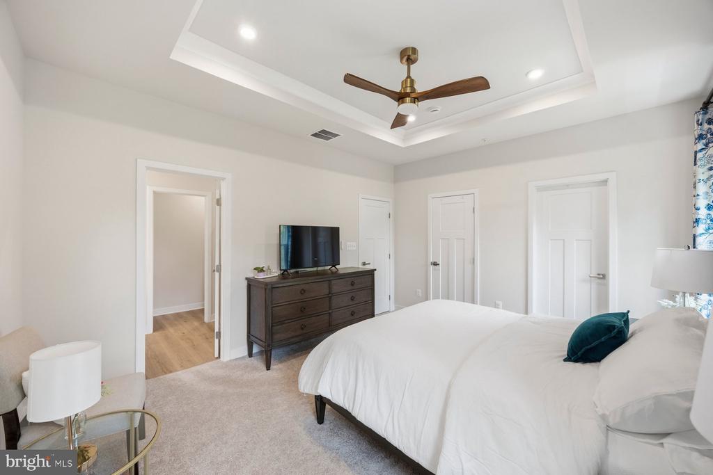 8513 HUDSON COURT